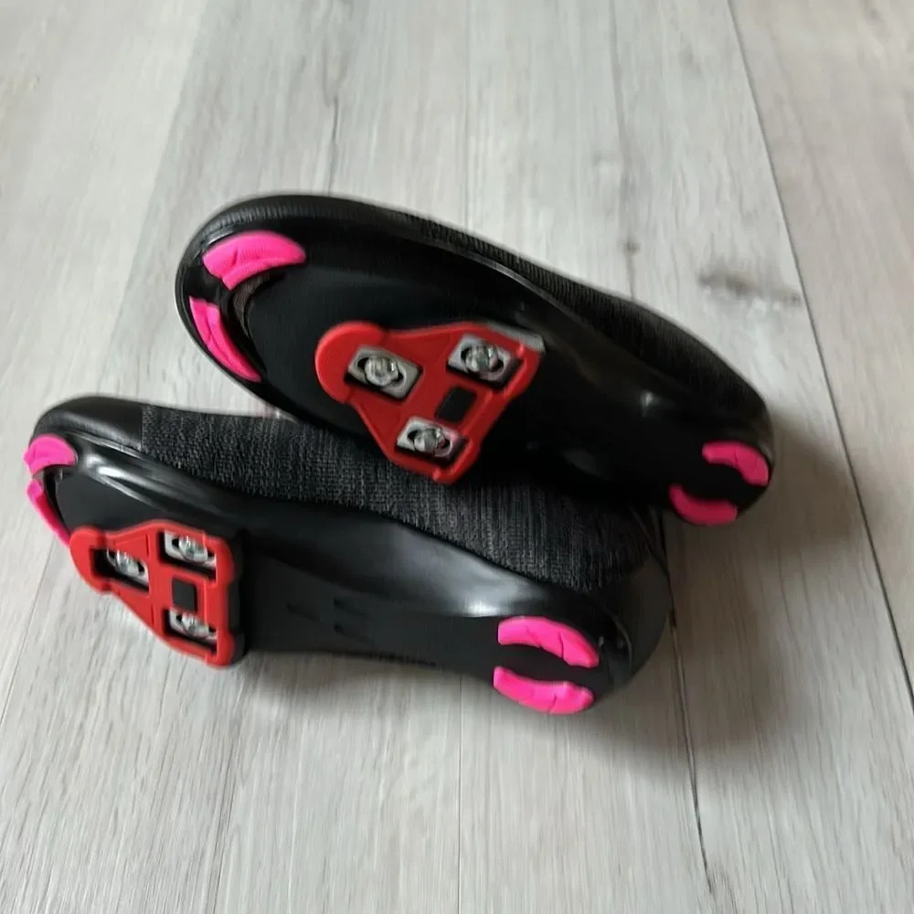 Tommaso Pista Aria‎ Knit cycling shoes Size 8 in Black /pink NWT and in box